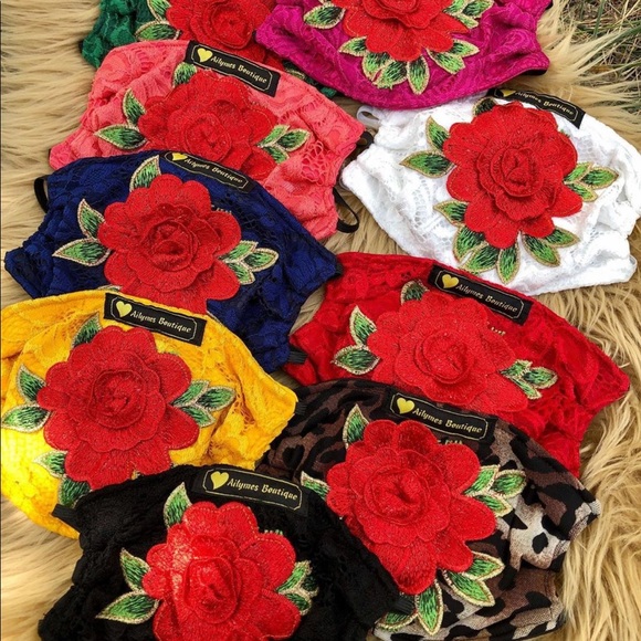 🌹Red Lace Mask - Picture 4 of 4